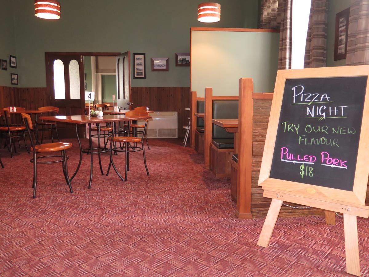 Mossburn Railway Hotel エクステリア 写真